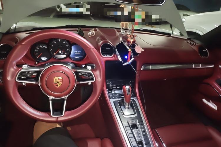 Used Porsche 718 2018 Boxster 2.0T Center Console