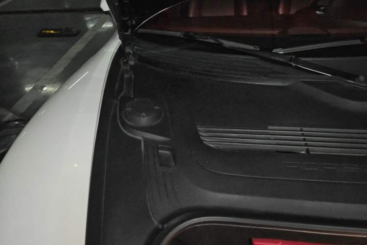 Used Porsche 718 2018 Boxster 2.0T Engine Bay Right