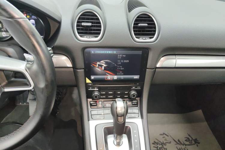 Used Porsche 718 2018 Cayman 2.0T Audio And AC Panel