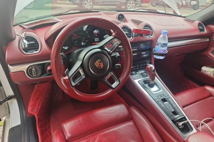 Used Porsche 718 2018 Boxster 2.0T Center Console