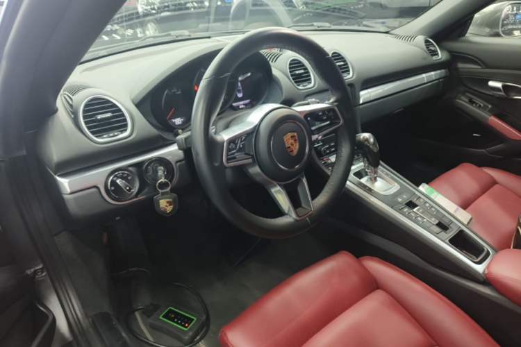 Used Porsche 718 2018 Boxster 2.0T Center Console