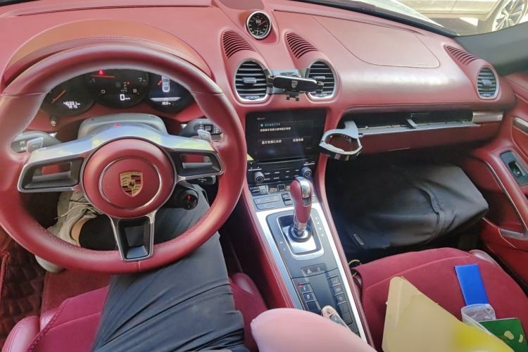 Used Porsche 718 2018 Cayman 2.0T Center Console