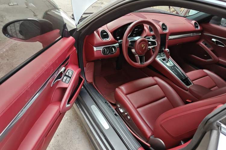 Used Porsche 718 2018 Cayman 2.0T Driver Seat