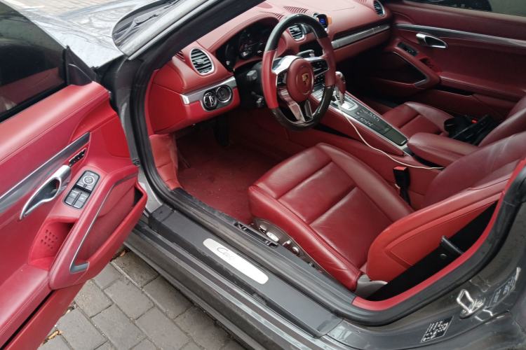 Used Porsche 718 2018 Cayman 2.0T Driver Seat