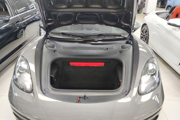Used Porsche 718 2018 Cayman 2.0T Engine Bay