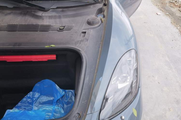 Used Porsche 718 2018 Cayman 2.0T Engine Bay Left