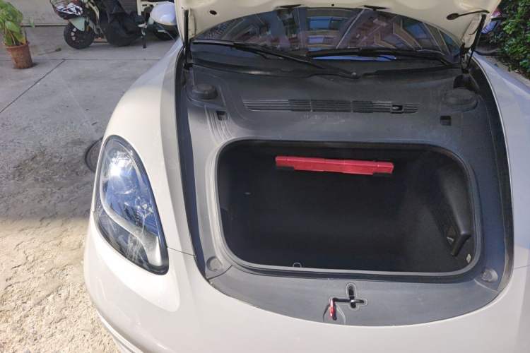 Used Porsche 718 2018 Cayman 2.0T Engine Bay Right