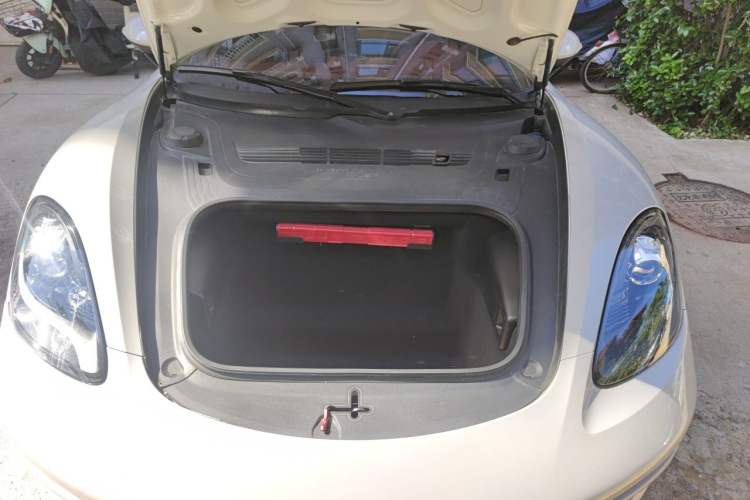 Used Porsche 718 2018 Cayman 2.0T Engine Bay