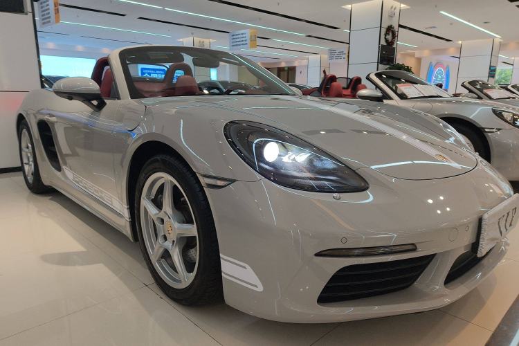 Used Porsche 718 2018 Boxster 2.0T Exterior 2