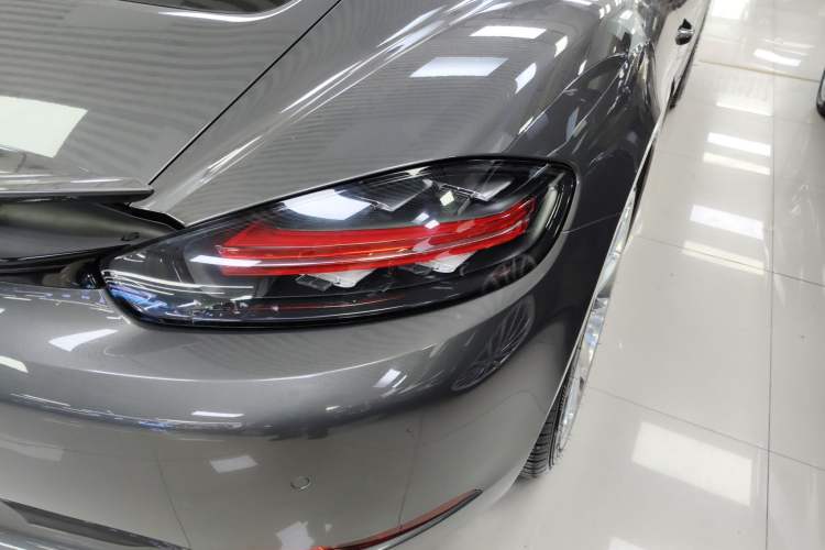 Used Porsche 718 2018 Cayman 2.0T Exterior 6