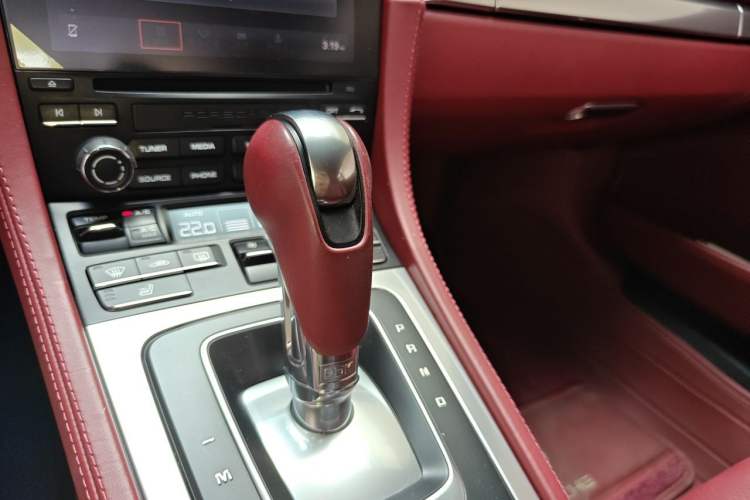 Used Porsche 718 2018 Cayman 2.0T Gear Lever
