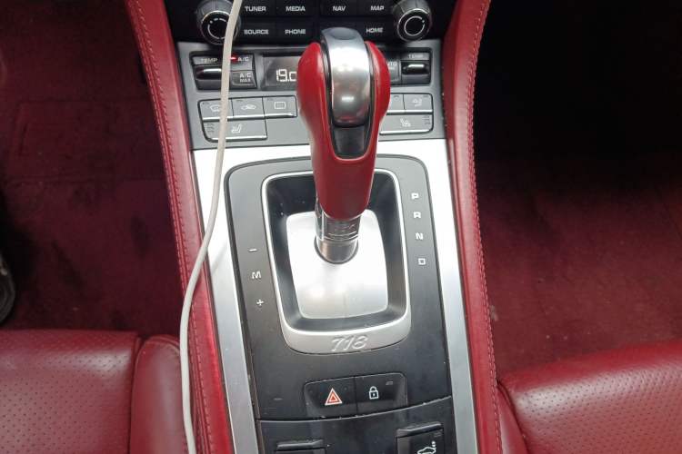 Used Porsche 718 2018 Cayman 2.0T Gear Lever