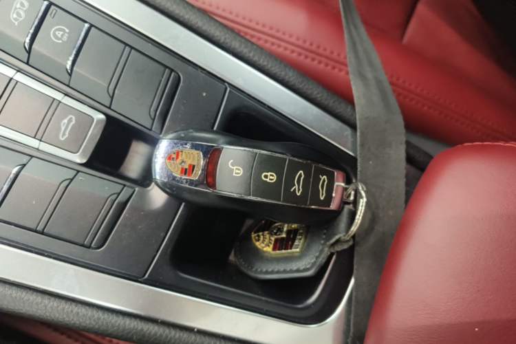 Used Porsche 718 2018 Boxster 2.0T Interior 1