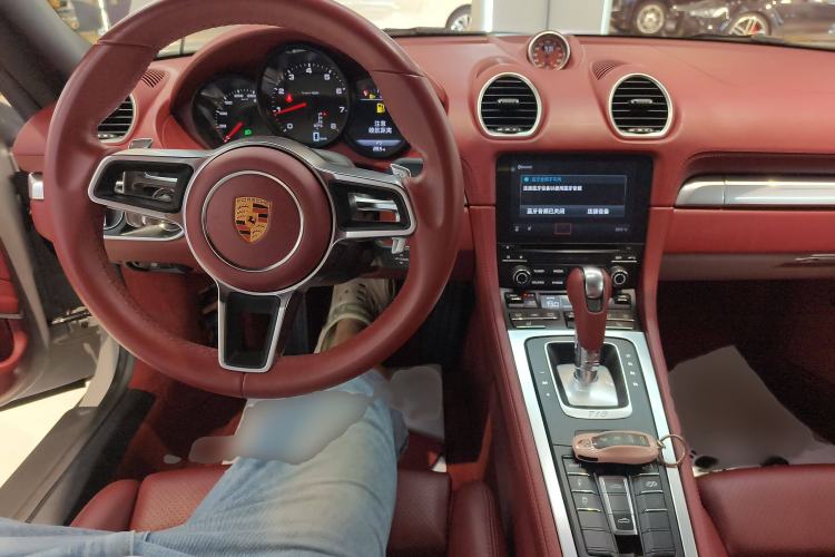 Used Porsche 718 2018 Boxster 2.0T Interior 2