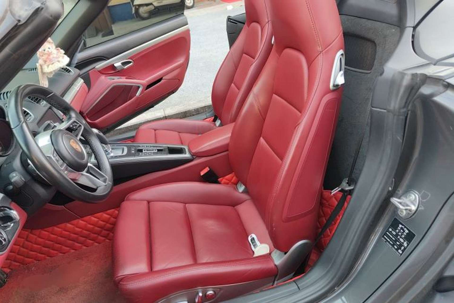 Used Porsche 718 2018 Boxster 2.0T Left Front Seat