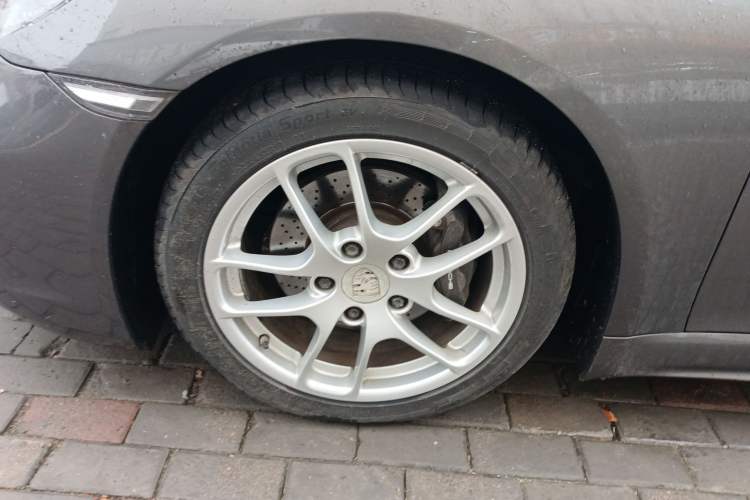 Used Porsche 718 2018 Cayman 2.0T Left Front Wheel Hub