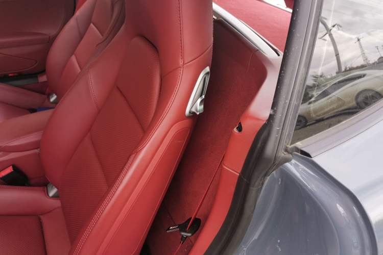 Used Porsche 718 2018 Cayman 2.0T Left Rear Seat