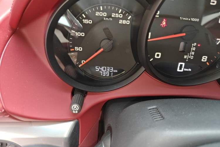 Used Porsche 718 2018 Cayman 2.0T Odometer Close Up