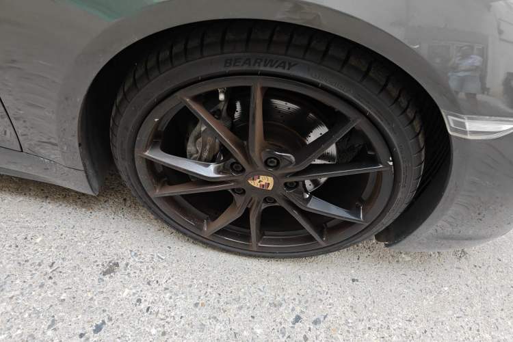 Used Porsche 718 2018 Cayman 2.0T Right Front Wheel Hub