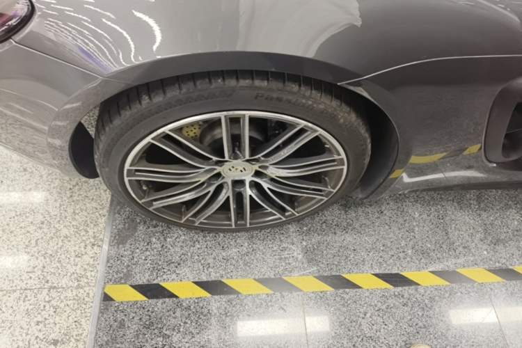 Used Porsche 718 2018 Boxster 2.0T Right Rear Wheel Hub