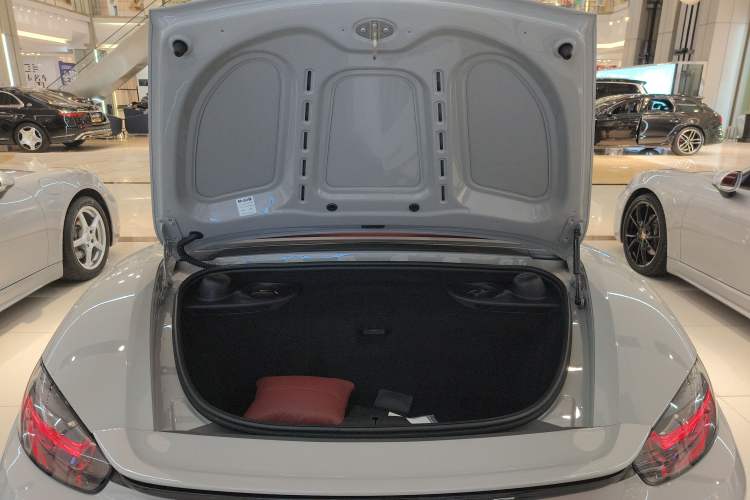 Used Porsche 718 2018 Boxster 2.0T Trunk