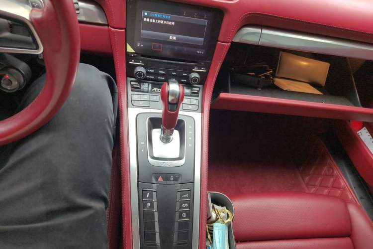 Used Porsche 718 2018 Cayman 2.0T Audio And AC Panel