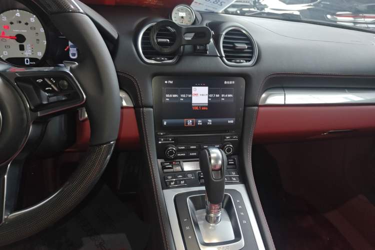 Used Porsche 718 2018 Cayman 2.0T Audio And AC Panel