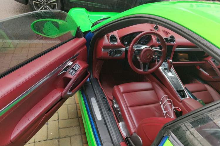 Used Porsche 718 2018 Cayman 2.0T Driver Seat