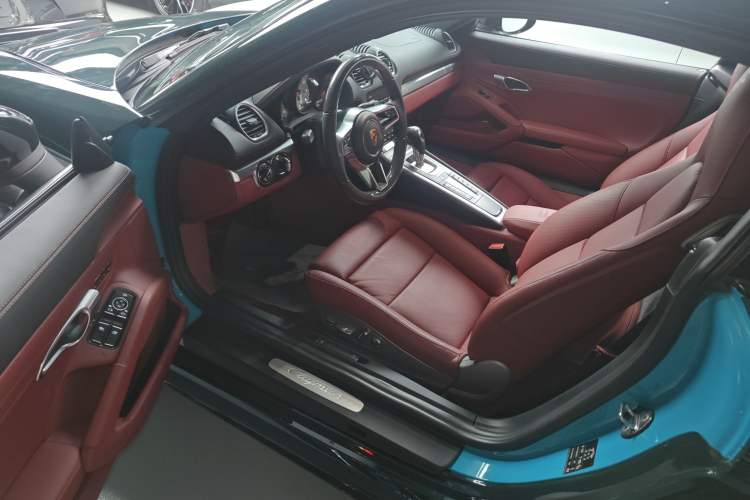 Used Porsche 718 2018 Cayman 2.0T Driver Seat