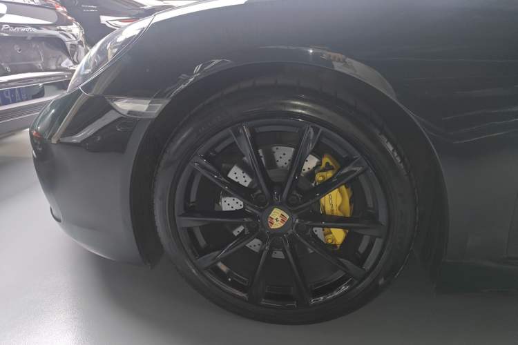 Used Porsche 718 2018 Cayman 2.0T Exterior 4