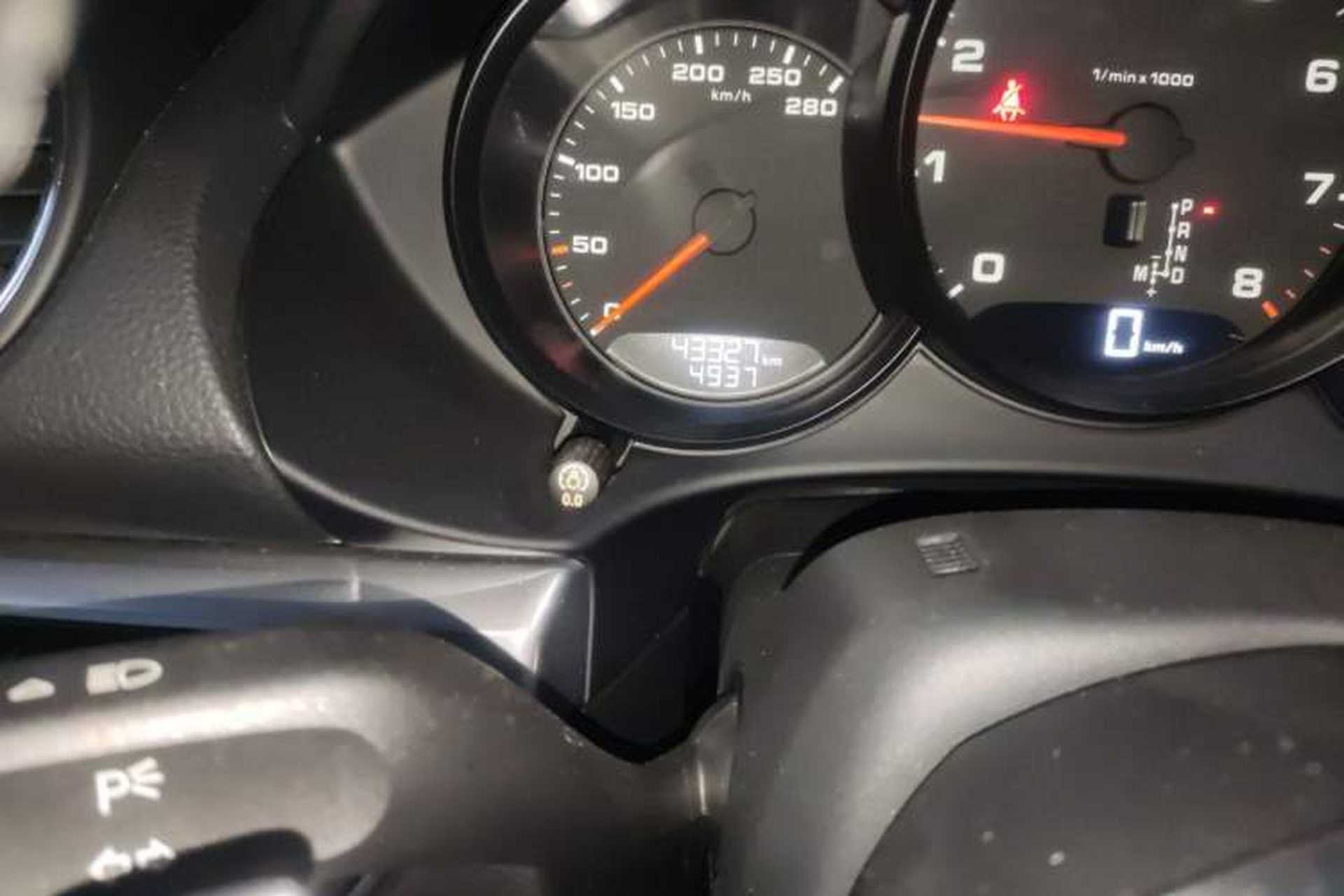 Used Porsche 718 2018 Boxster 2.0T Odometer Close Up