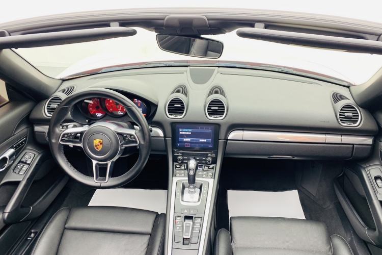 Used Porsche 718 2018 Boxster 2.0T Interior 10