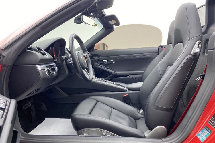 Used Porsche 718 2018 Boxster 2.0T Interior 2