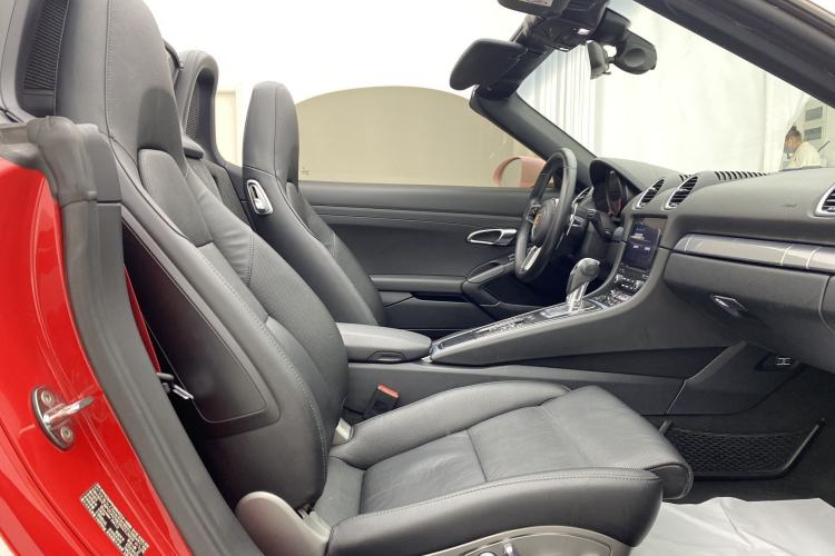 Used Porsche 718 2018 Boxster 2.0T Interior 3