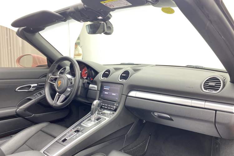 Used Porsche 718 2018 Boxster 2.0T Interior 4