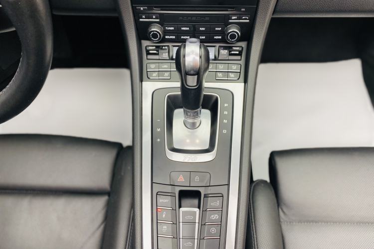 Used Porsche 718 2018 Boxster 2.0T Interior 6