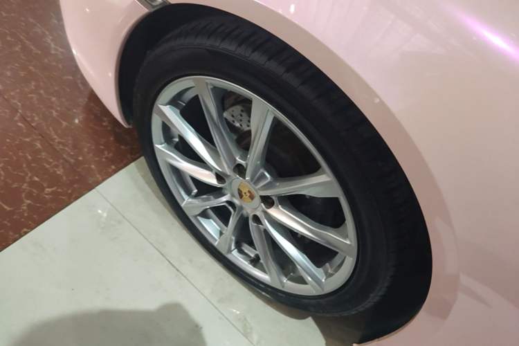Used Porsche 718 2018 Boxster 2.0T Left Front Wheel Hub