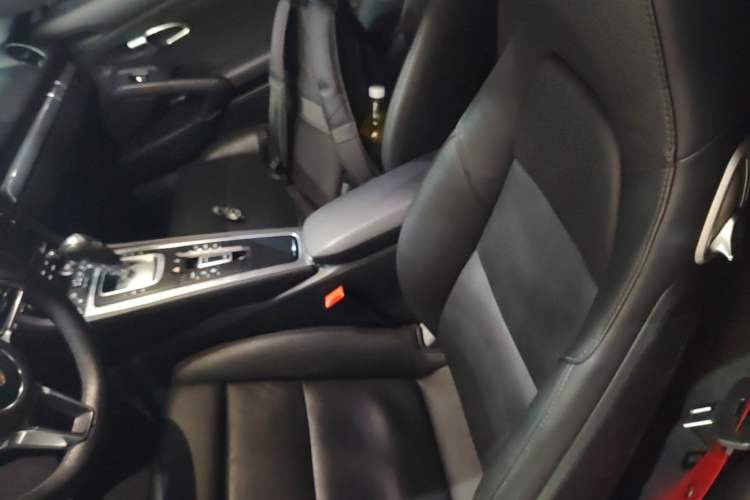 Used Porsche 718 2018 Boxster 2.0T Left Rear Seat