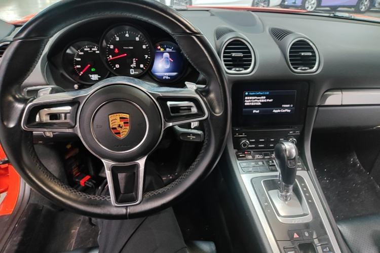 Used Porsche 718 2018 Boxster 2.0T Center Console