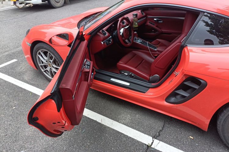 Used Porsche 718 2018 Cayman 2.0T Driver Seat