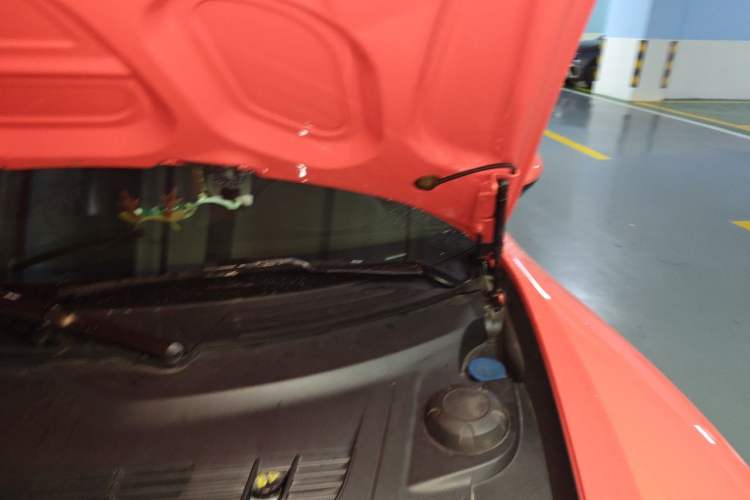 Used Porsche 718 2018 Cayman 2.0T Engine Bay Left