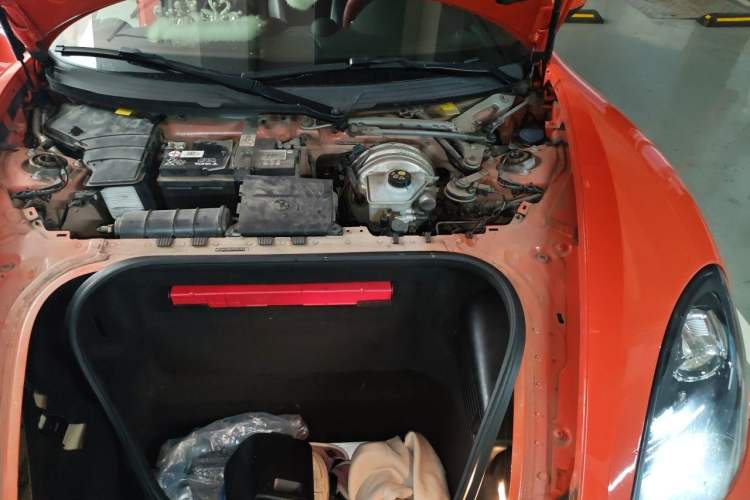 Used Porsche 718 2018 Cayman 2.0T Engine Bay Left