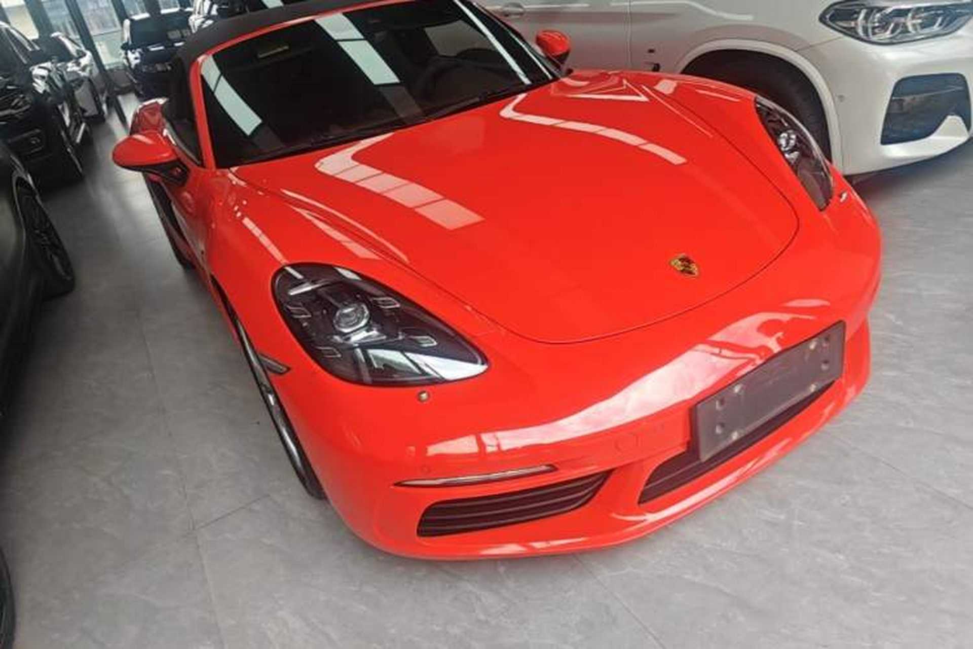 Used Porsche 718 2018 Boxster 2.0T Front Right 45 Deg