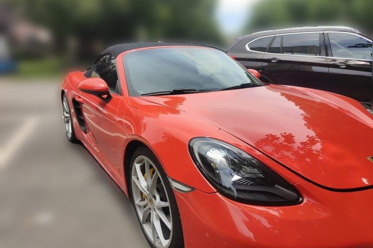 Used Porsche 718 2018 Boxster 2.0T Front Right 45 Deg