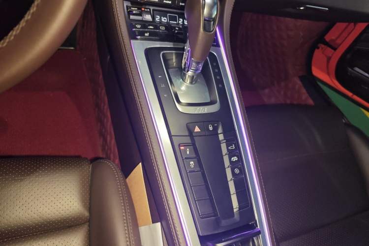 Used Porsche 718 2018 Cayman 2.0T Gear Lever