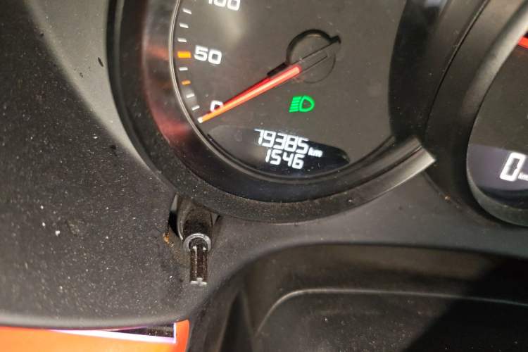 Used Porsche 718 2018 Cayman 2.0T Odometer Close Up