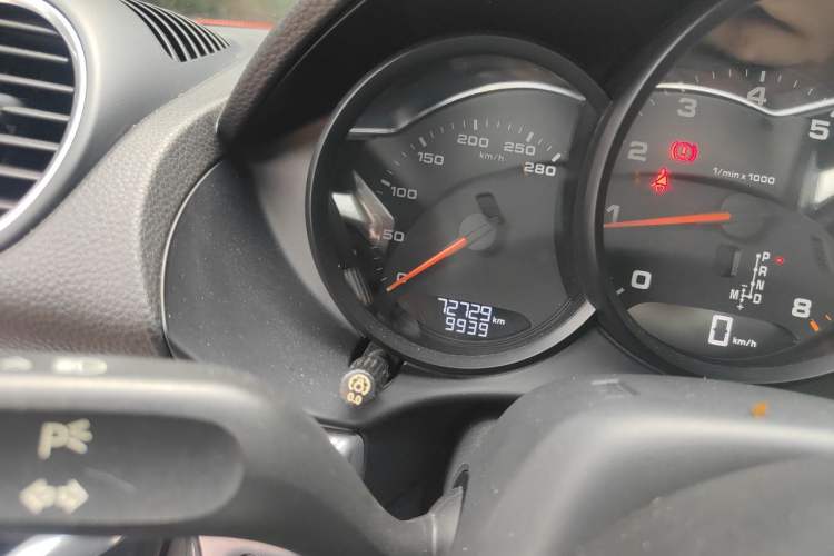 Used Porsche 718 2018 Boxster 2.0T Odometer Close Up