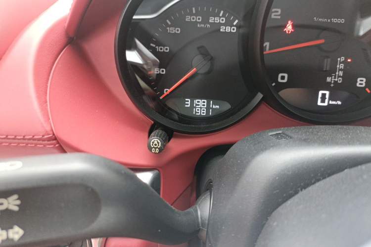 Used Porsche 718 2018 Cayman 2.0T Odometer Close Up