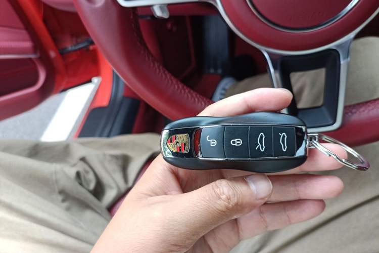 Used Porsche 718 2018 Cayman 2.0T Vehicle Key