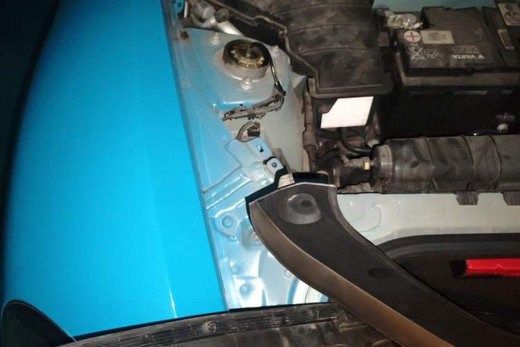 Used Porsche 718 2018 Boxster 2.0T Engine Bay Right